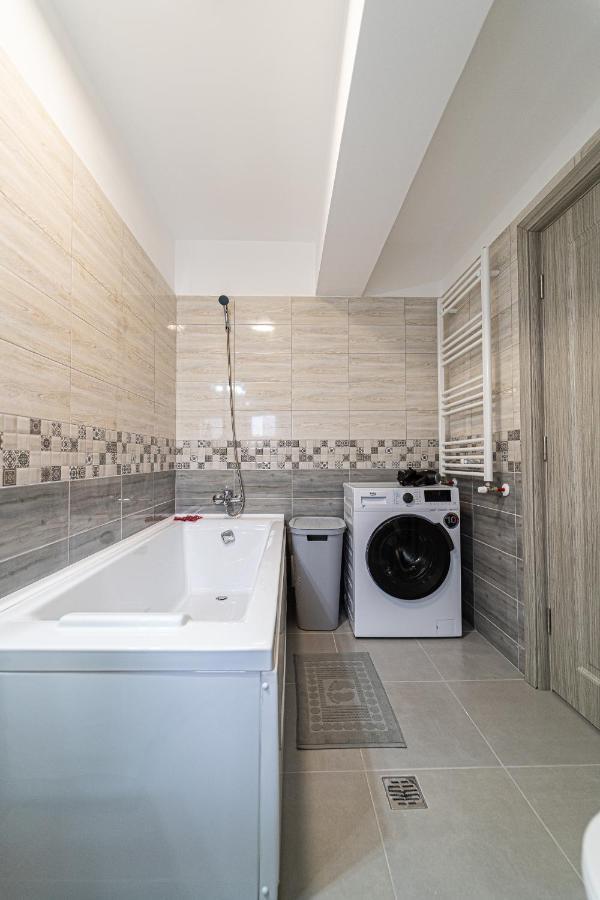 Delux Suite Bacau Ngoại thất bức ảnh